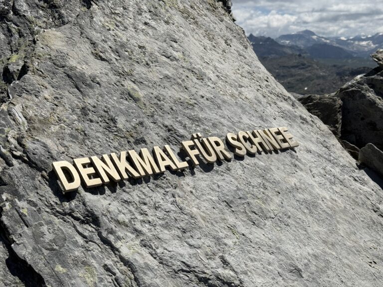 Denkmal für Schnee